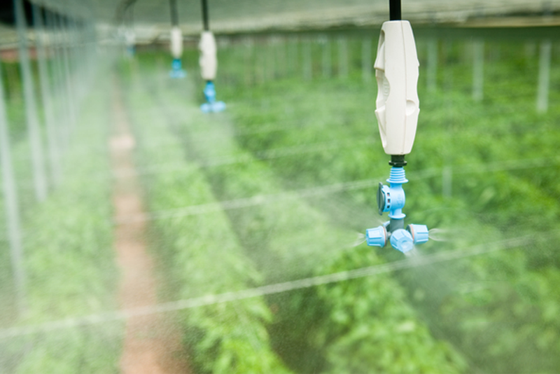 ong-tuoi-nong-nghiep-cho-nha-kinh-3